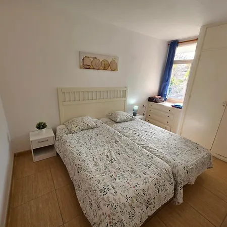 Jacaranda Close To The Beach, Sea-view, Pool, Wifi, Sat-tv Lejlighed