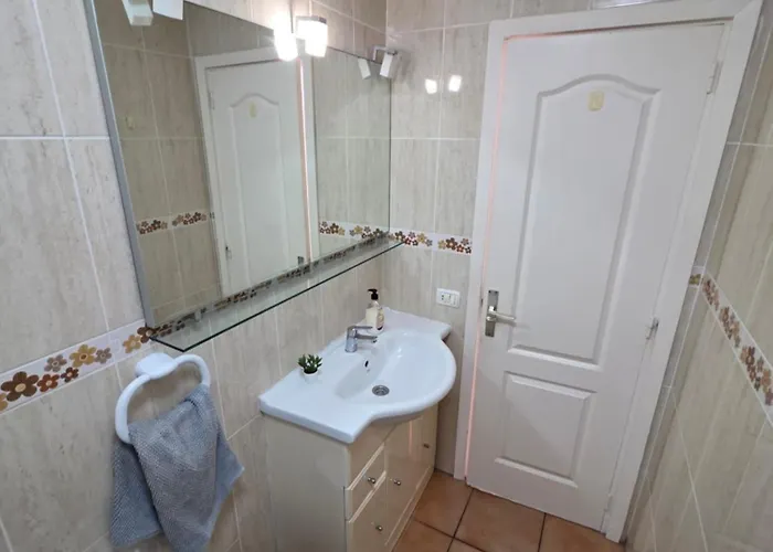 Jacaranda Close To The Beach, Sea-view, Pool, Wifi, Sat-tv Arona (Tenerife)