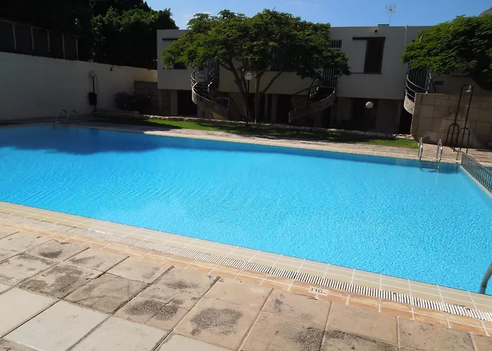 Appartement Jacaranda Close To The Beach, Sea-view, Pool, Wifi, Sat-tv