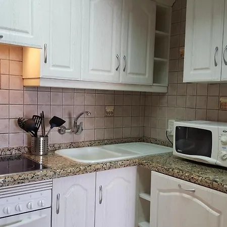 Jacaranda Close To The Beach, Sea-view, Pool, Wifi, Sat-tv