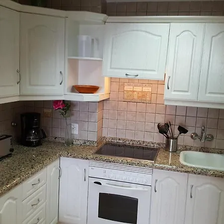 Apartment Jacaranda Close To The Beach, Sea-view, Pool, Wifi, Sat-tv Arona (Tenerife)