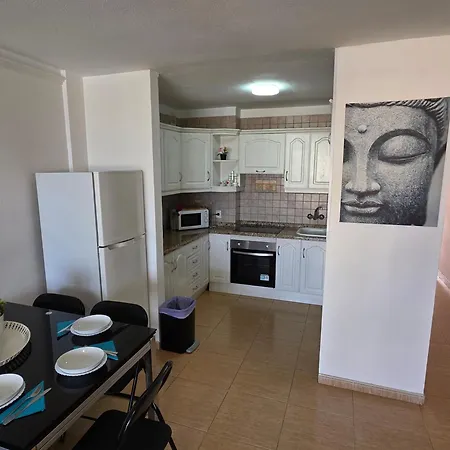 Jacaranda Close To The Beach, Sea-view, Pool, Wifi, Sat-tv Appartement