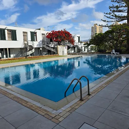 Jacaranda Close To The Beach, Sea-view, Pool, Wifi, Sat-tv