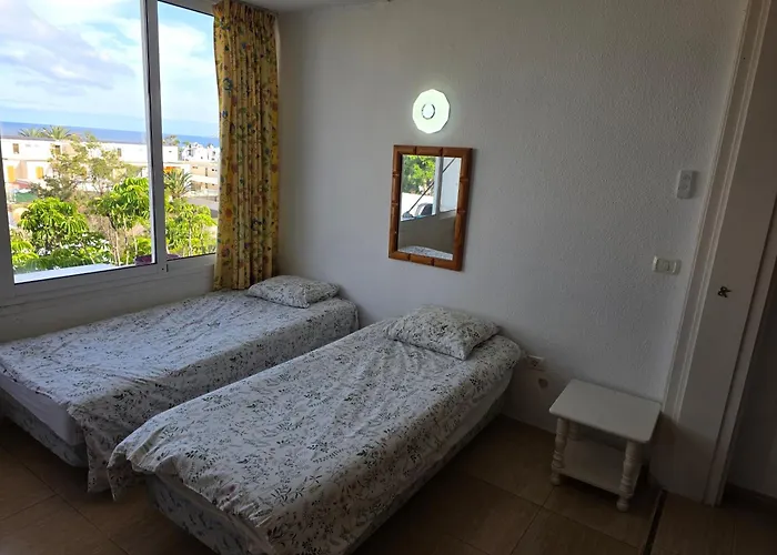 Jacaranda Close To The Beach, Sea-view, Pool, Wifi, Sat-tv