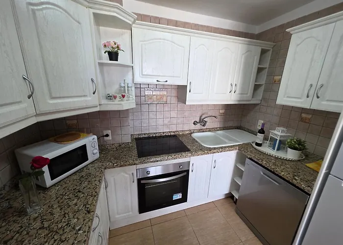 Jacaranda Close To The Beach, Sea-view, Pool, Wifi, Sat-tv Apartment