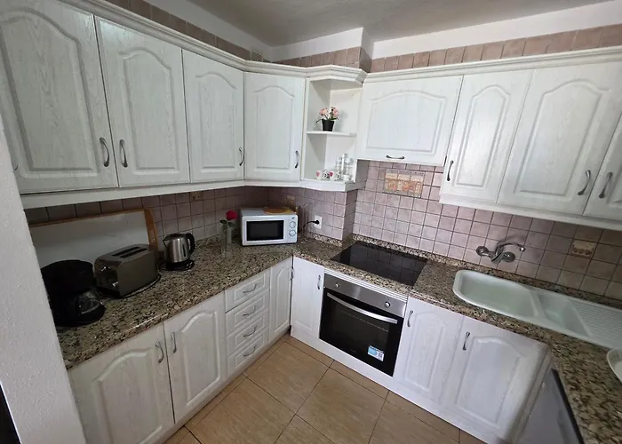 Apartment Jacaranda Close To The Beach, Sea-view, Pool, Wifi, Sat-tv *