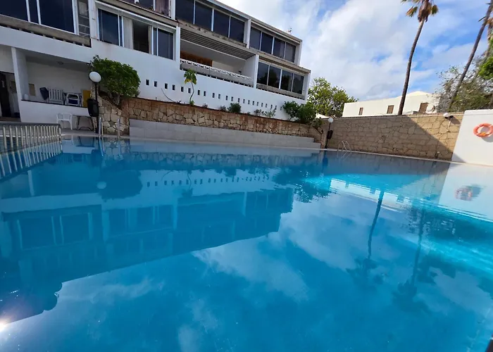 Jacaranda Close To The Beach, Sea-view, Pool, Wifi, Sat-tv *