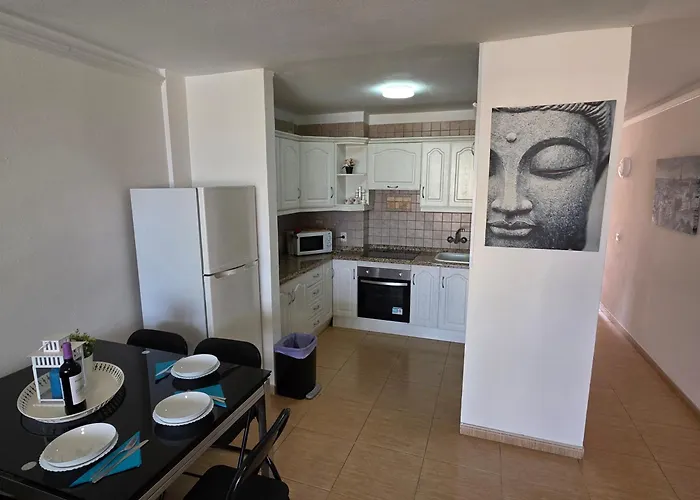 Jacaranda Close To The Beach, Sea-view, Pool, Wifi, Sat-tv Daire