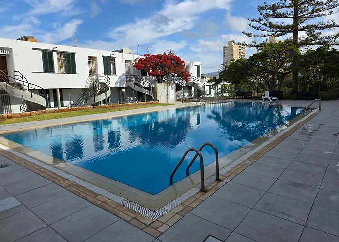 Jacaranda Close To The Beach, Sea-view, Pool, Wifi, Sat-tv