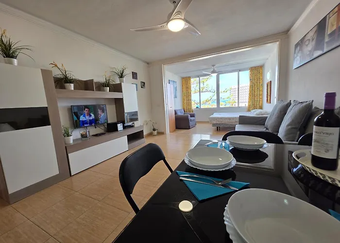 Daire Jacaranda Close To The Beach, Sea-view, Pool, Wifi, Sat-tv Arona (Tenerife)